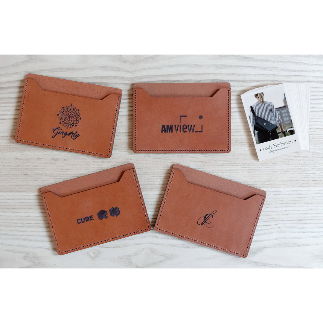Gagnez un porte-cartes en cuir personnalisé à vos initiales ! - Jeux  Concours CA IDF